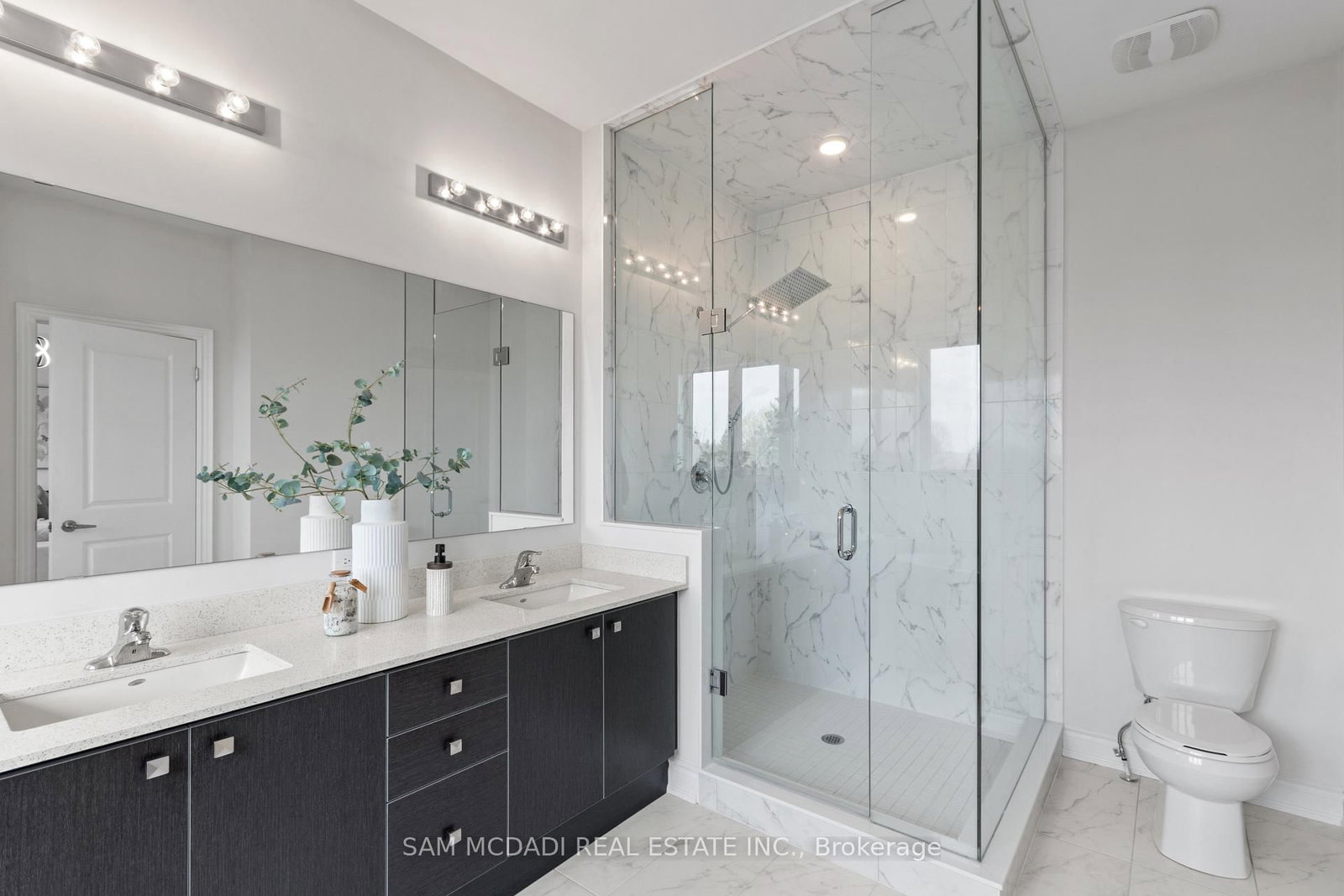 99 Black Walnut Court • Aurora, ON photo 26