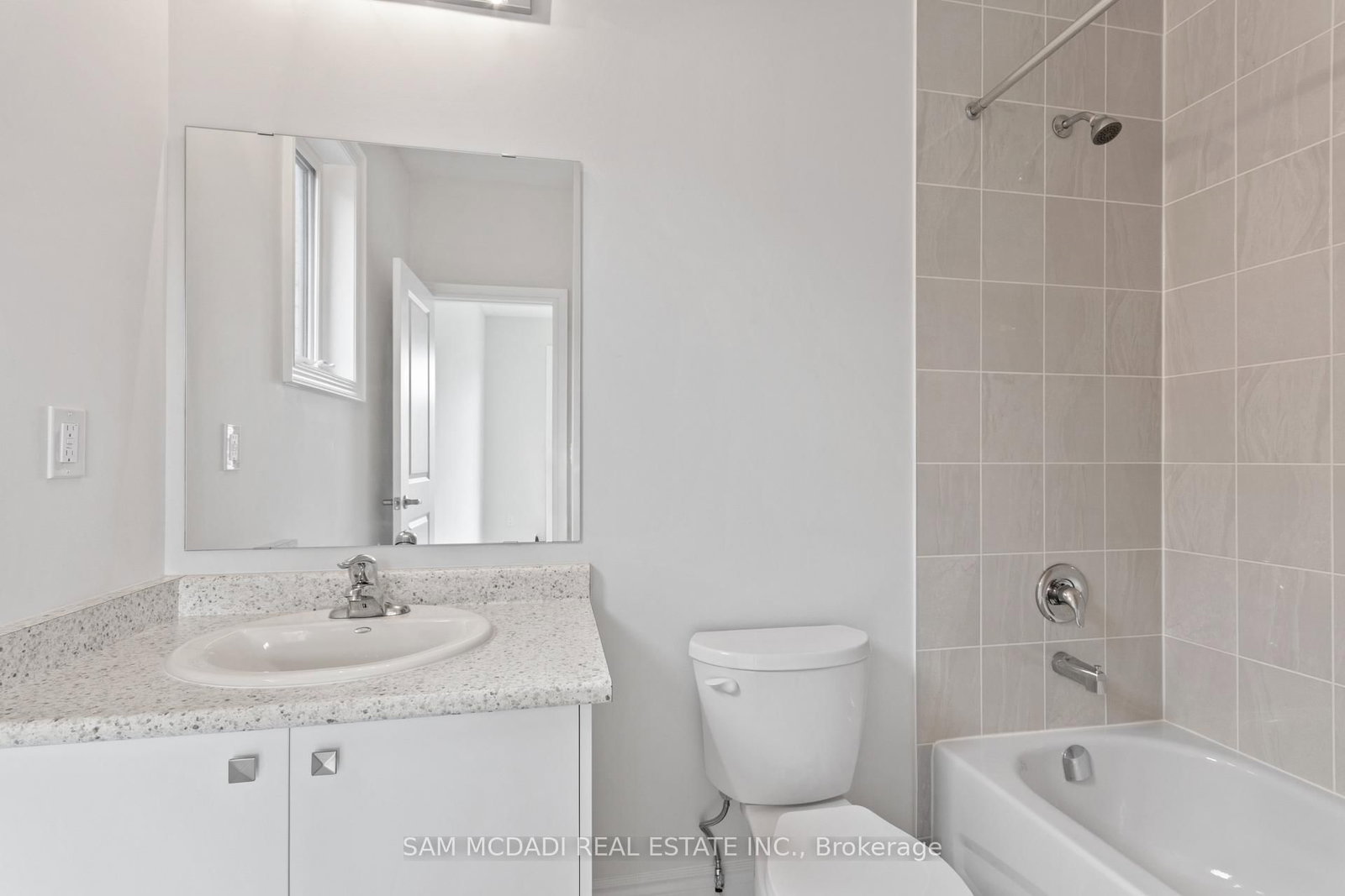 99 Black Walnut Court • Aurora, ON photo 30
