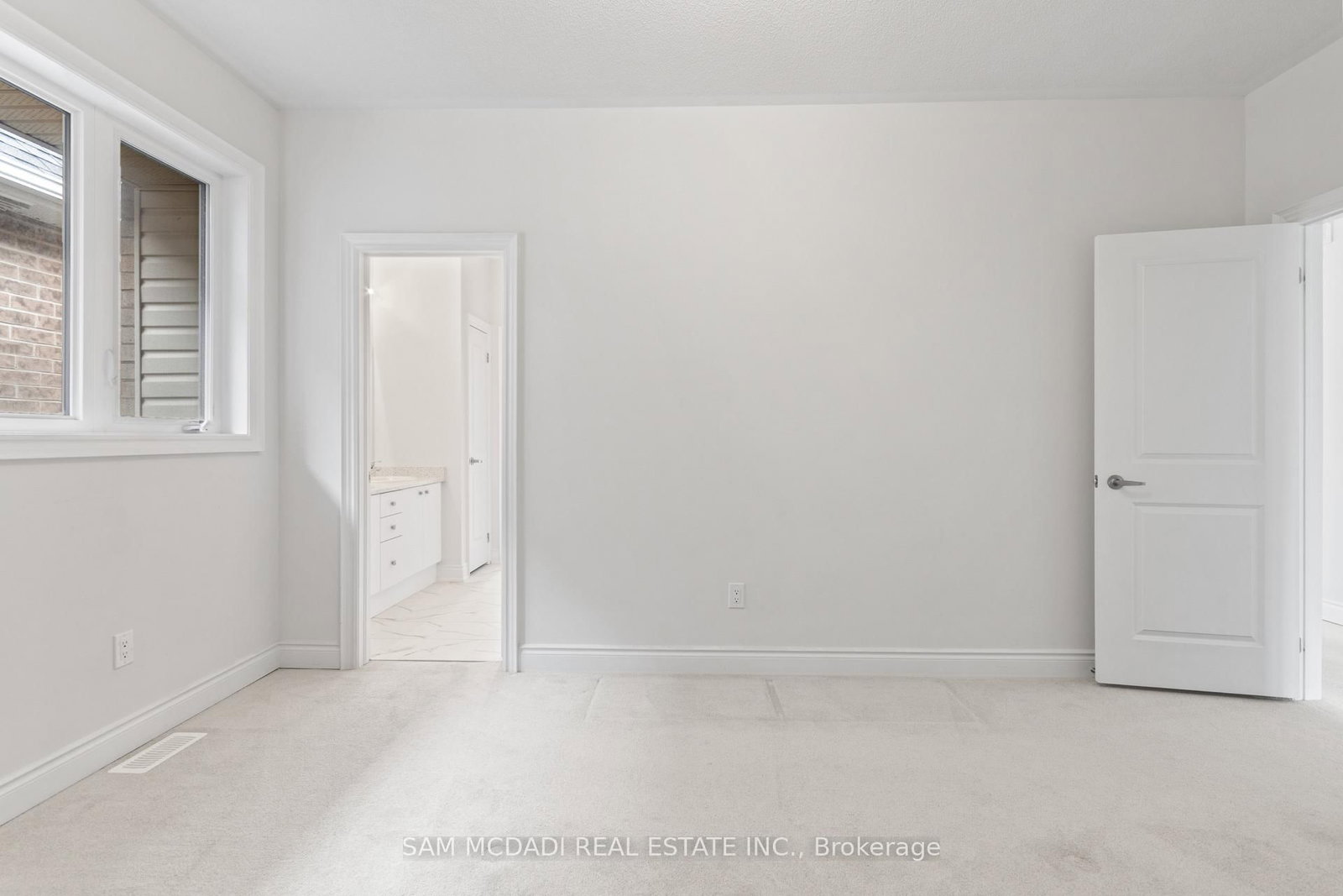 99 Black Walnut Court • Aurora, ON photo 34
