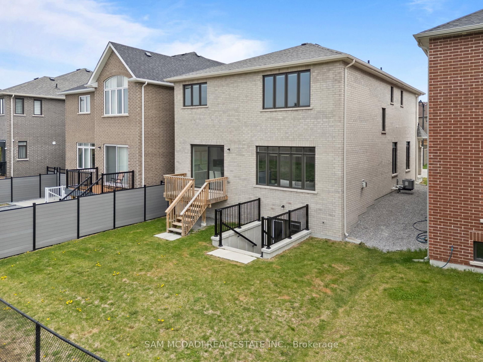 99 Black Walnut Court • Aurora, ON photo 41