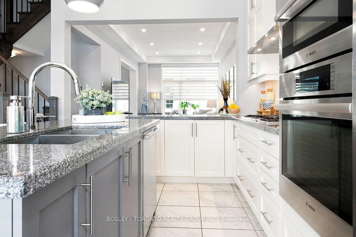 581 Marc Santi Boulevard • Vaughan, ON photo 12