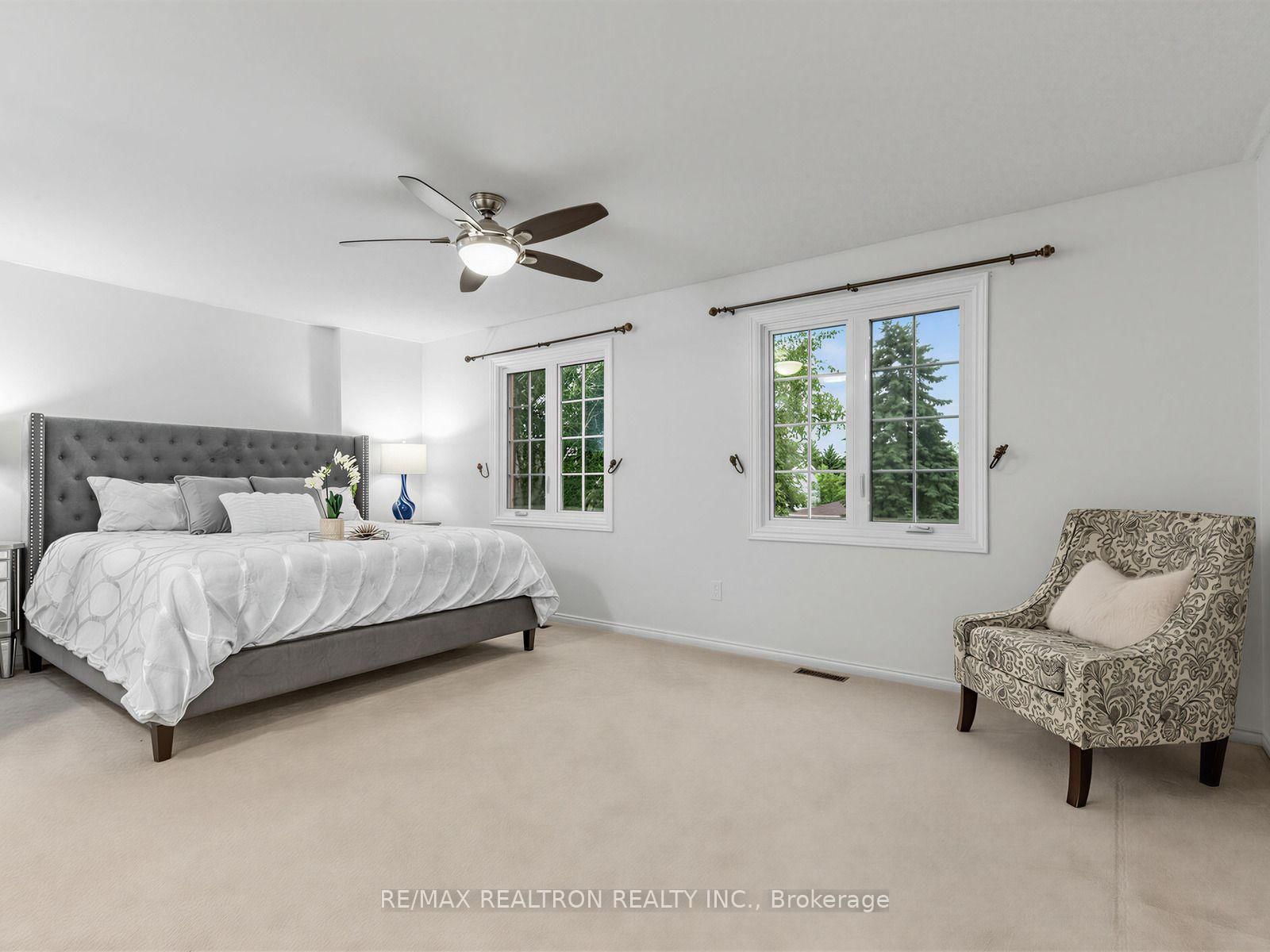 328 Salisbury Lane • Newmarket, ON photo 11