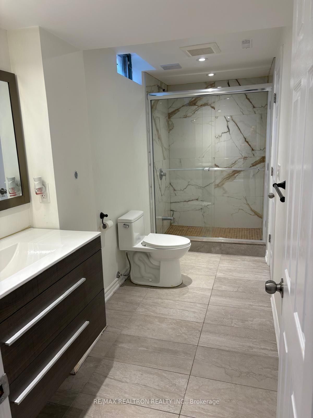 328 Salisbury Lane • Newmarket, ON photo 21