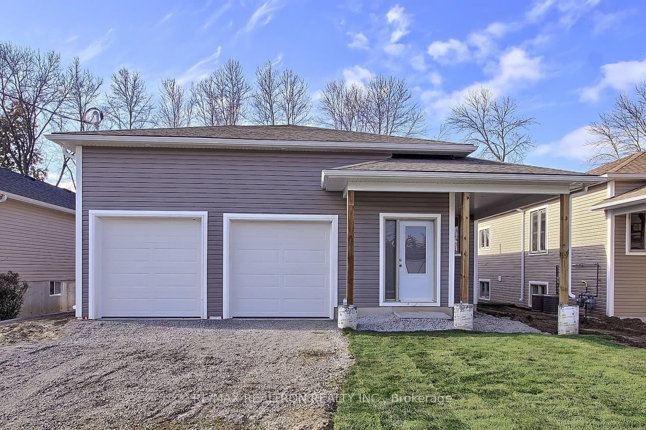 794 Rockaway Road • Georgina, ON photo 1