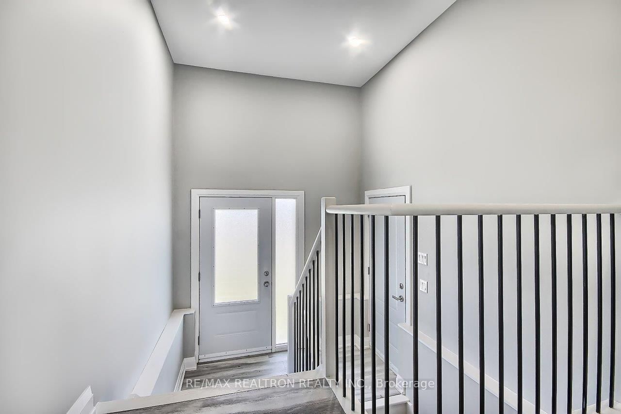 794 Rockaway Road • Georgina, ON photo 2