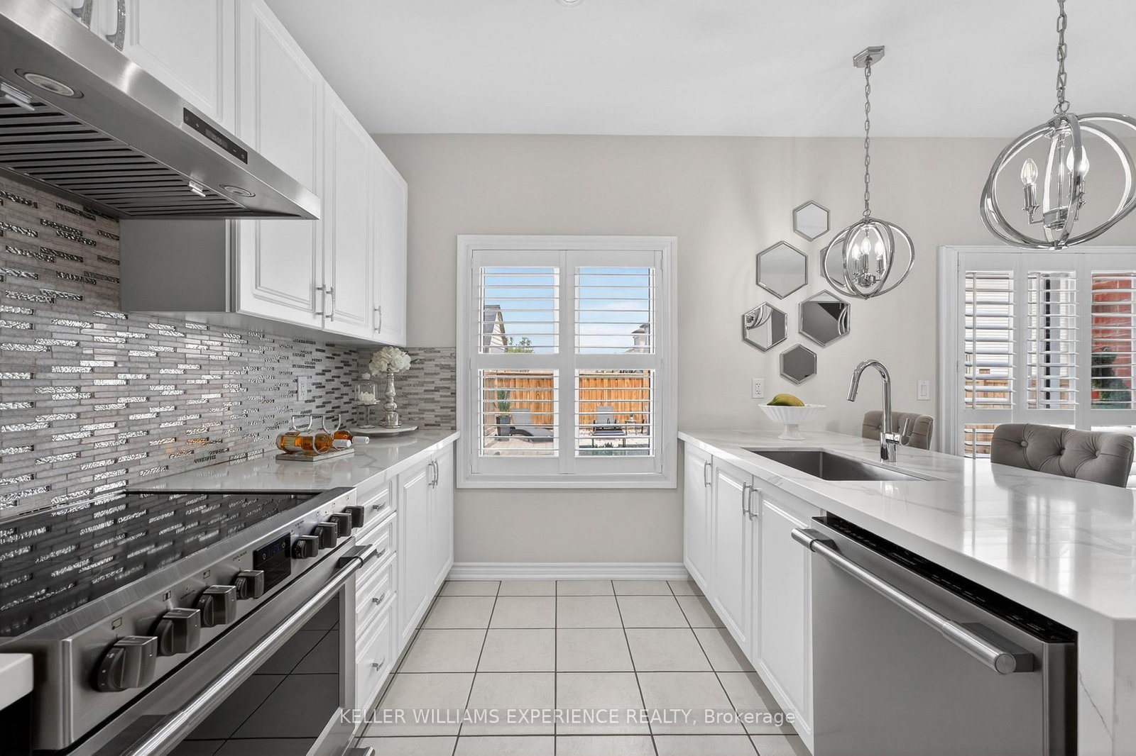 105 DECAROLIS Crescent • Essa, ON photo 14