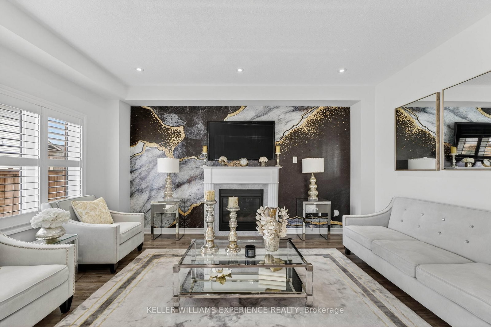 105 DECAROLIS Crescent • Essa, ON photo 17