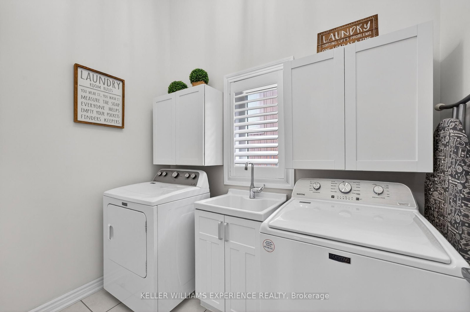105 DECAROLIS Crescent • Essa, ON photo 19