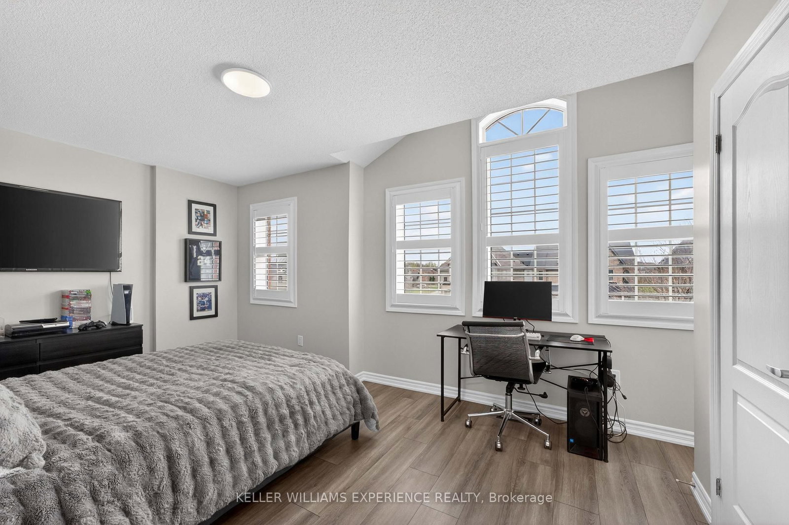 105 DECAROLIS Crescent • Essa, ON photo 22