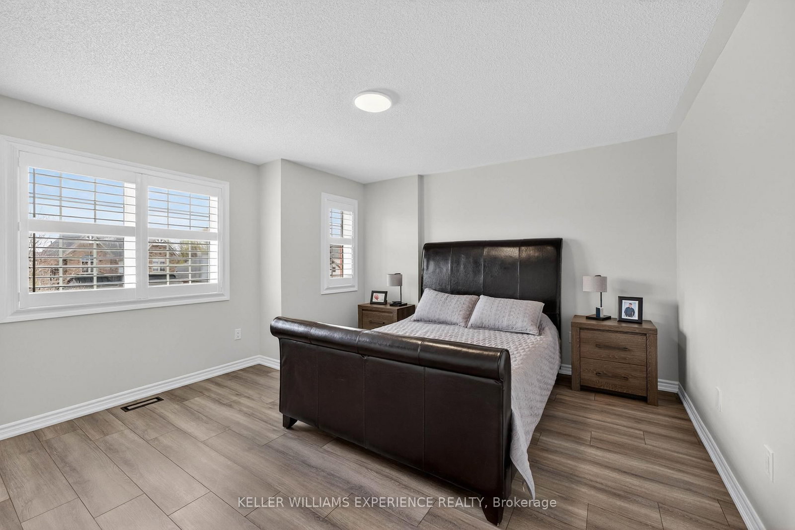 105 DECAROLIS Crescent • Essa, ON photo 23