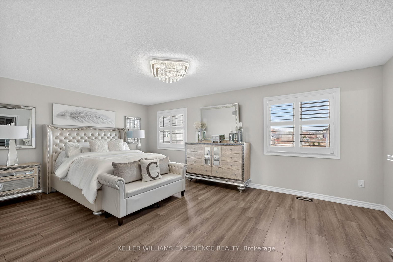 105 DECAROLIS Crescent • Essa, ON photo 25