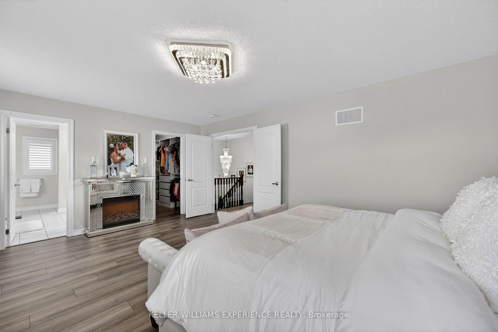 105 DECAROLIS Crescent • Essa, ON photo 26