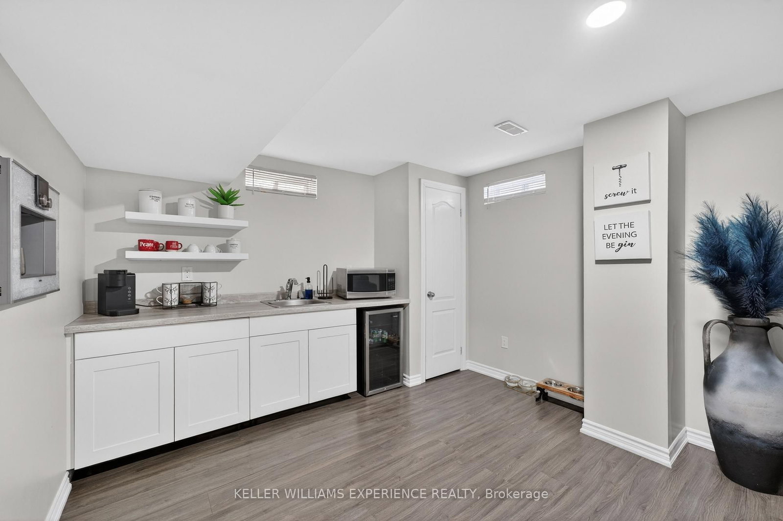 105 DECAROLIS Crescent • Essa, ON photo 32