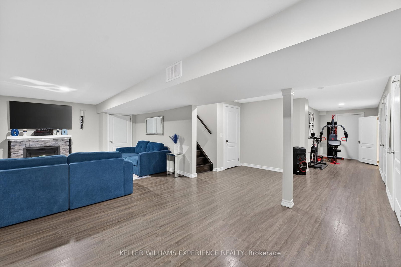 105 DECAROLIS Crescent • Essa, ON photo 33