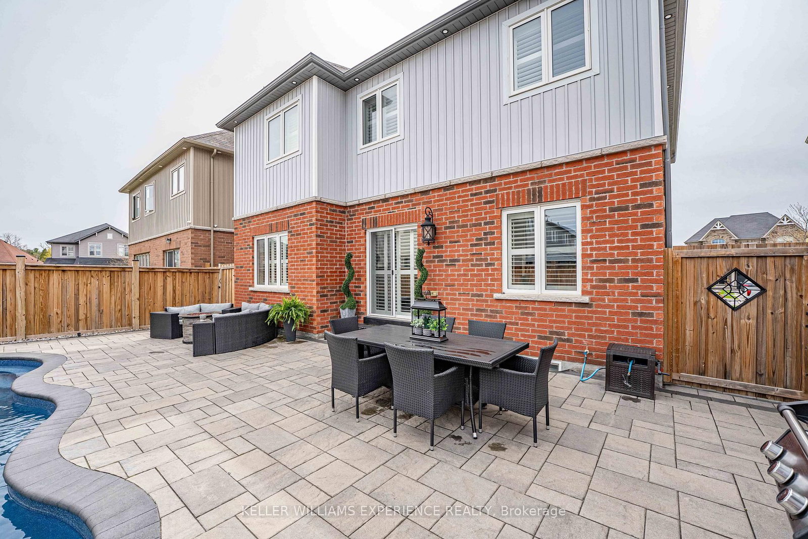 105 DECAROLIS Crescent • Essa, ON photo 37
