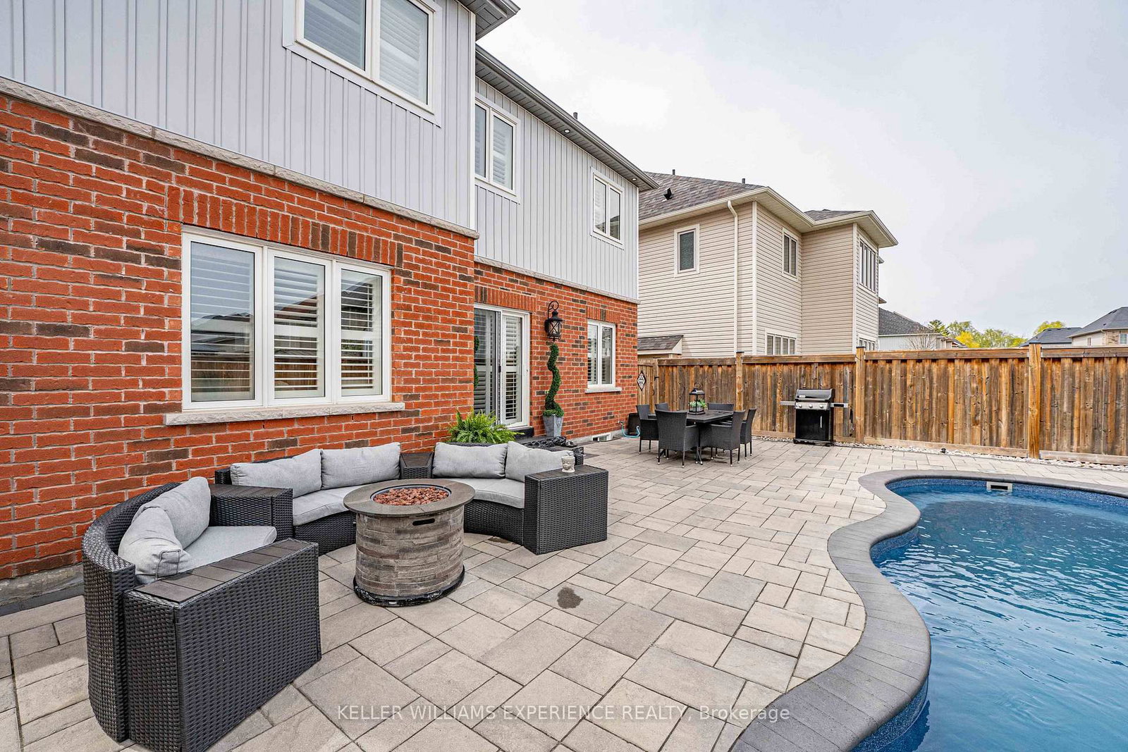 105 DECAROLIS Crescent • Essa, ON photo 38