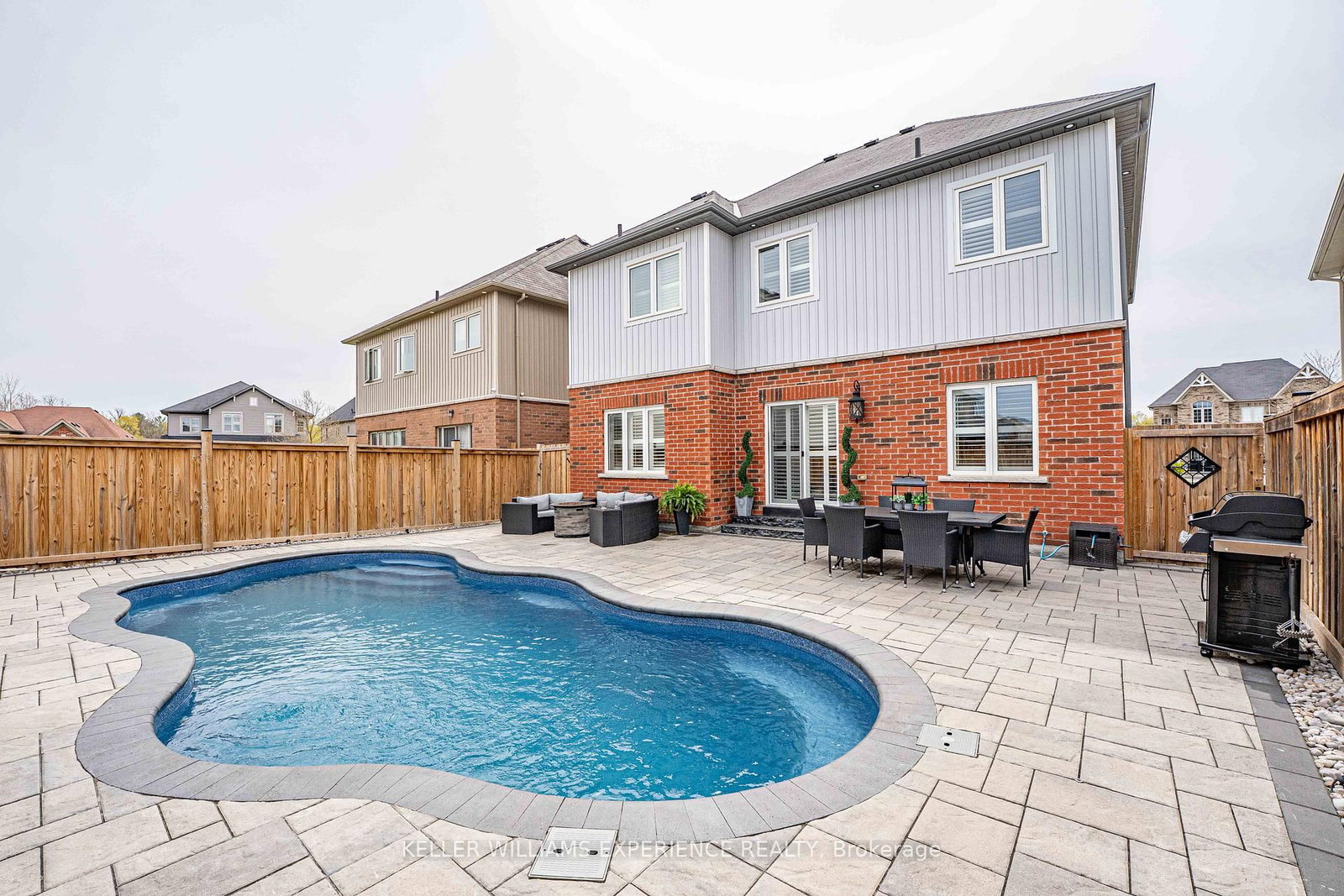 105 DECAROLIS Crescent • Essa, ON photo 39