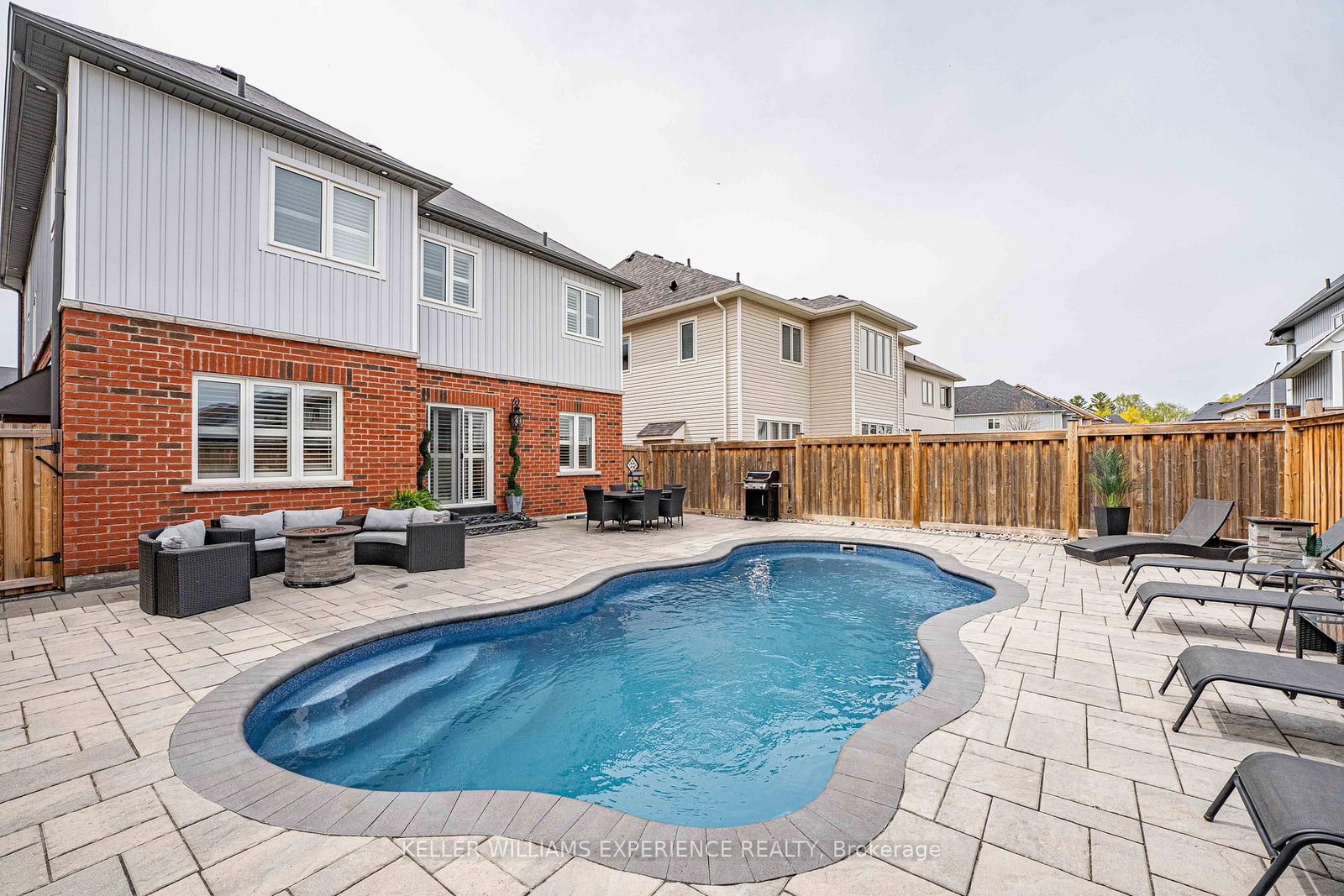 105 DECAROLIS Crescent • Essa, ON photo 40