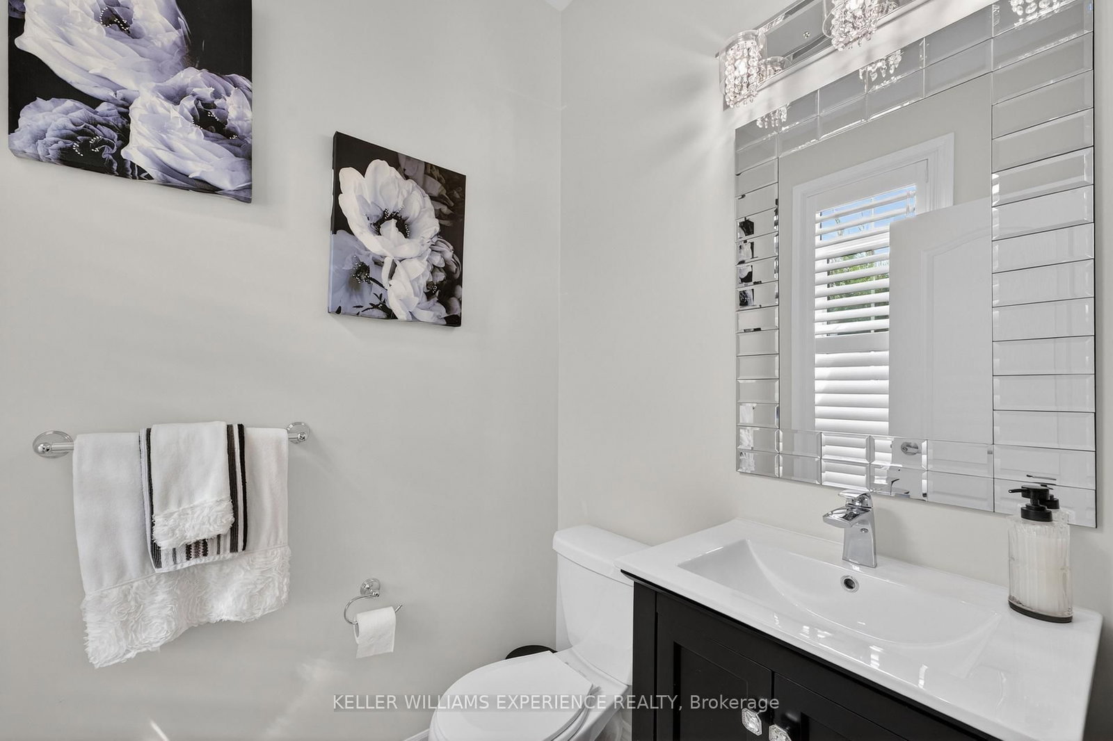 105 DECAROLIS Crescent • Essa, ON photo 8