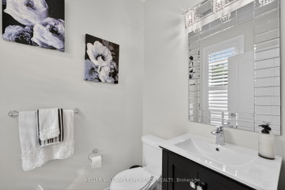 105 DECAROLIS Crescent • Essa, ON photo 8