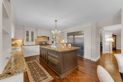 93 Fern Valley Crescent • Richmond Hill, ON photo 4
