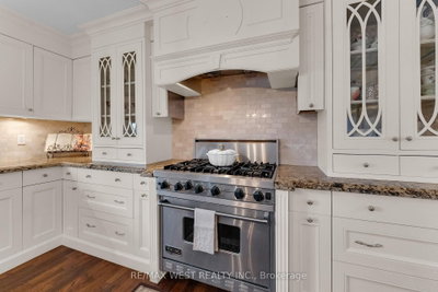 93 Fern Valley Crescent • Richmond Hill, ON photo 9
