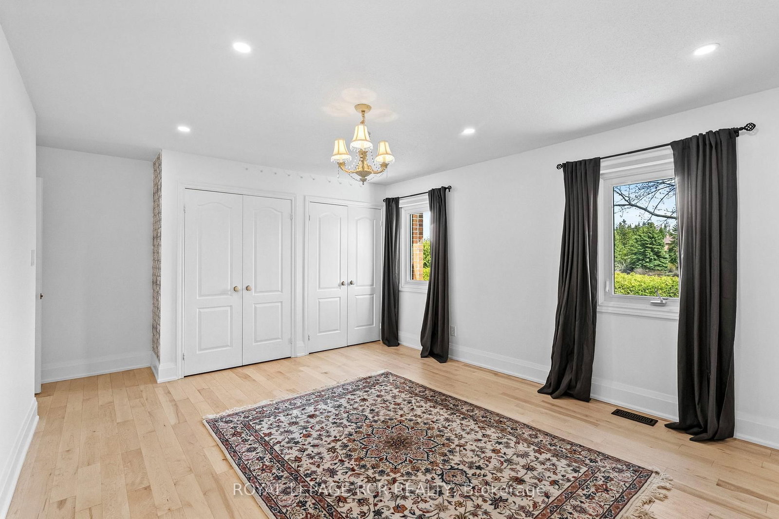 409 Alex Doner Drive • Newmarket, ON photo 17