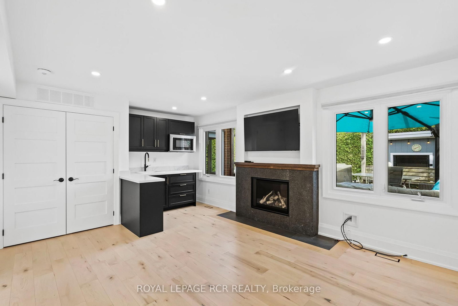 409 Alex Doner Drive • Newmarket, ON photo 38