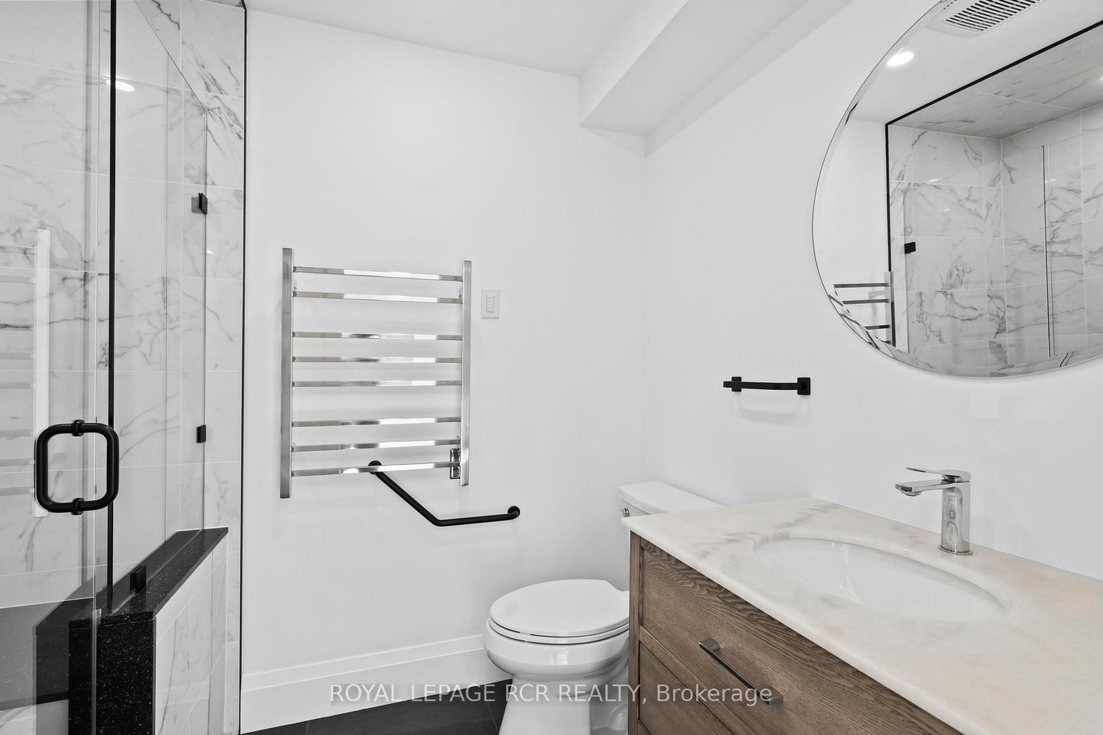 409 Alex Doner Drive • Newmarket, ON photo 40