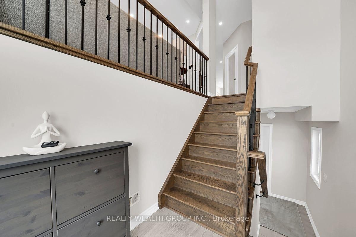 122 Dundonnell Place • Vaughan, ON photo 5