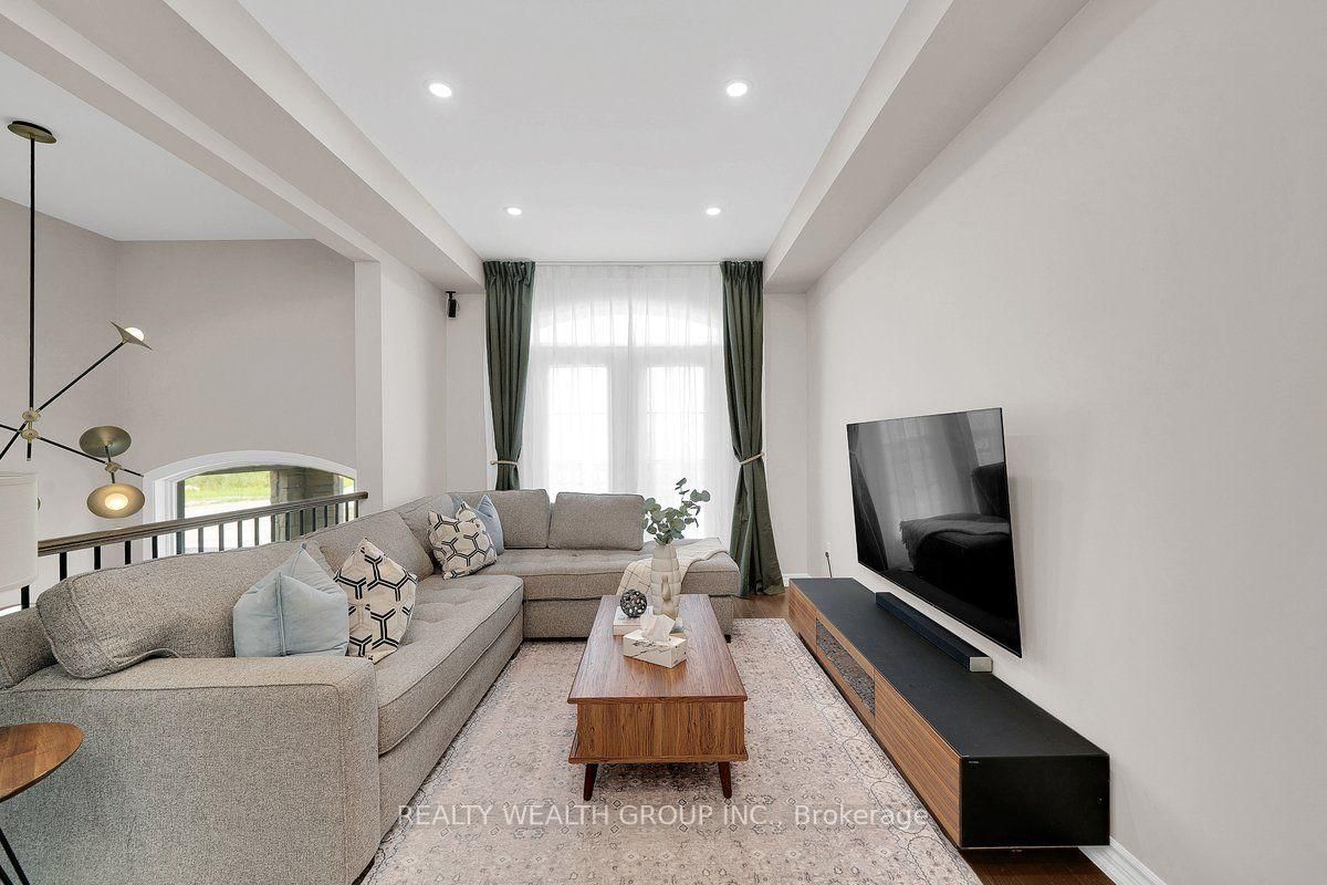 122 Dundonnell Place • Vaughan, ON photo 8