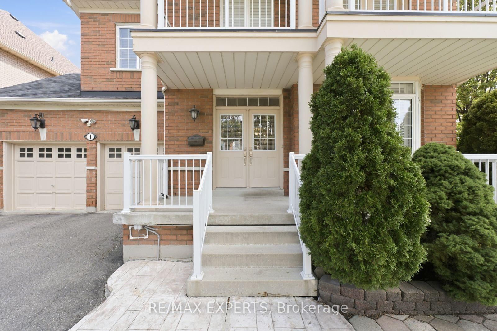 1 Cetona Avenue • Vaughan, ON photo 4