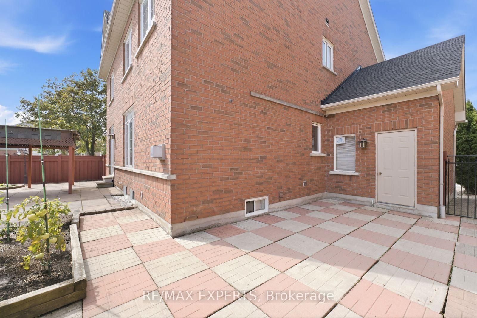 1 Cetona Avenue • Vaughan, ON photo 42