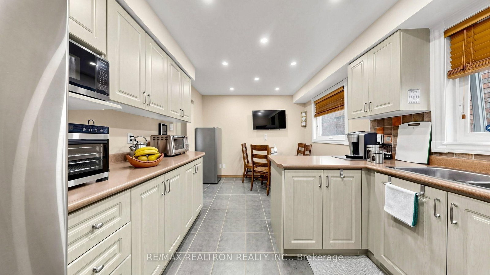 145 Campbell Avenue • Vaughan, ON photo 10