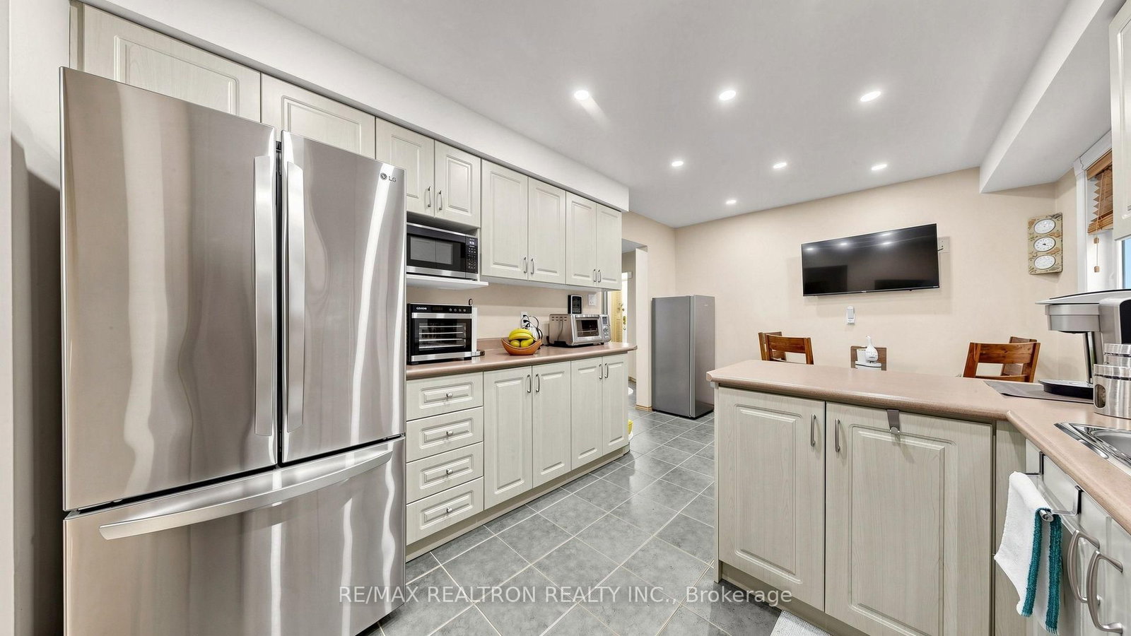 145 Campbell Avenue • Vaughan, ON photo 12