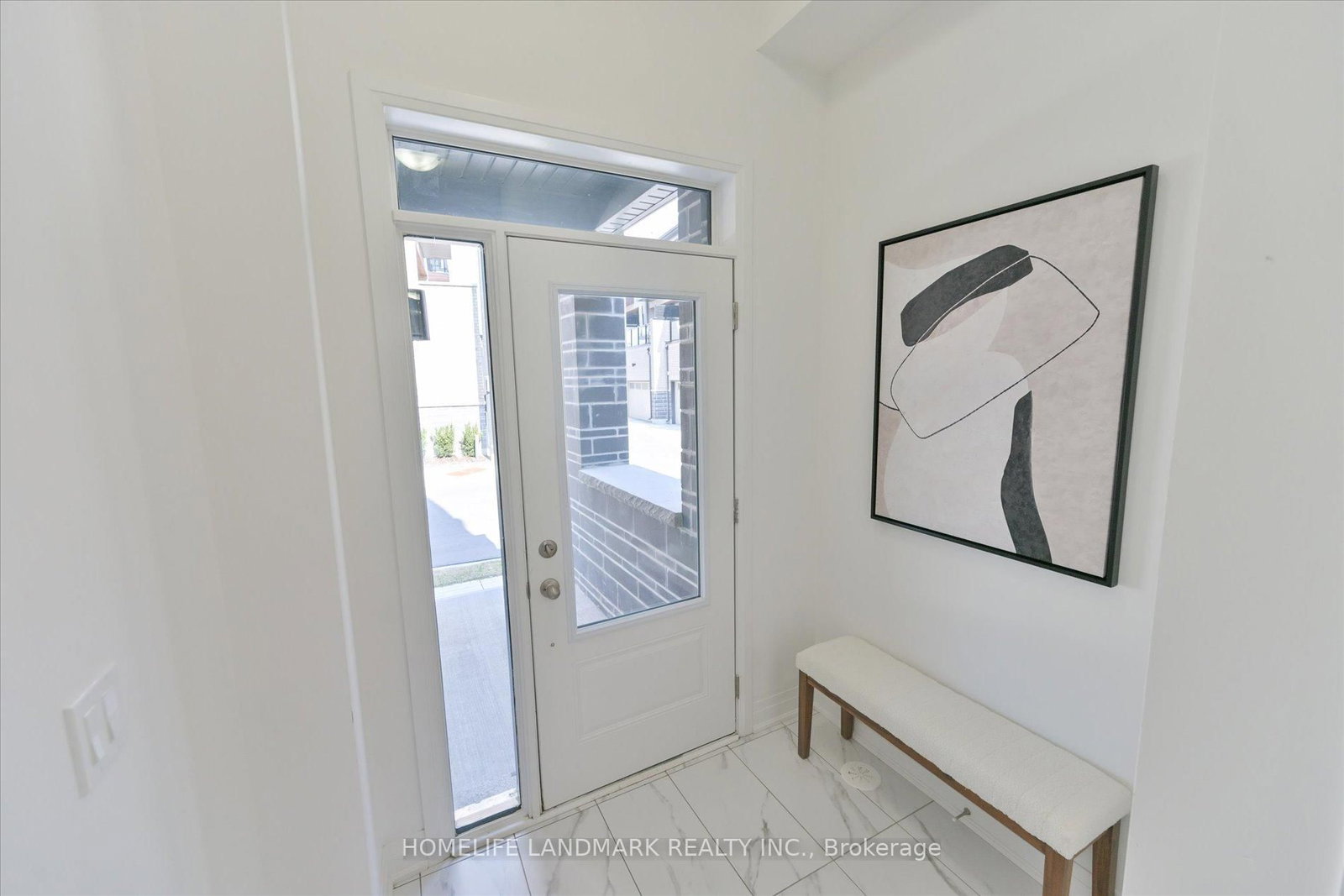 34 Carole Bell Way • Markham, ON photo 2