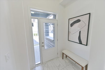 34 Carole Bell Way • Markham, ON photo 2