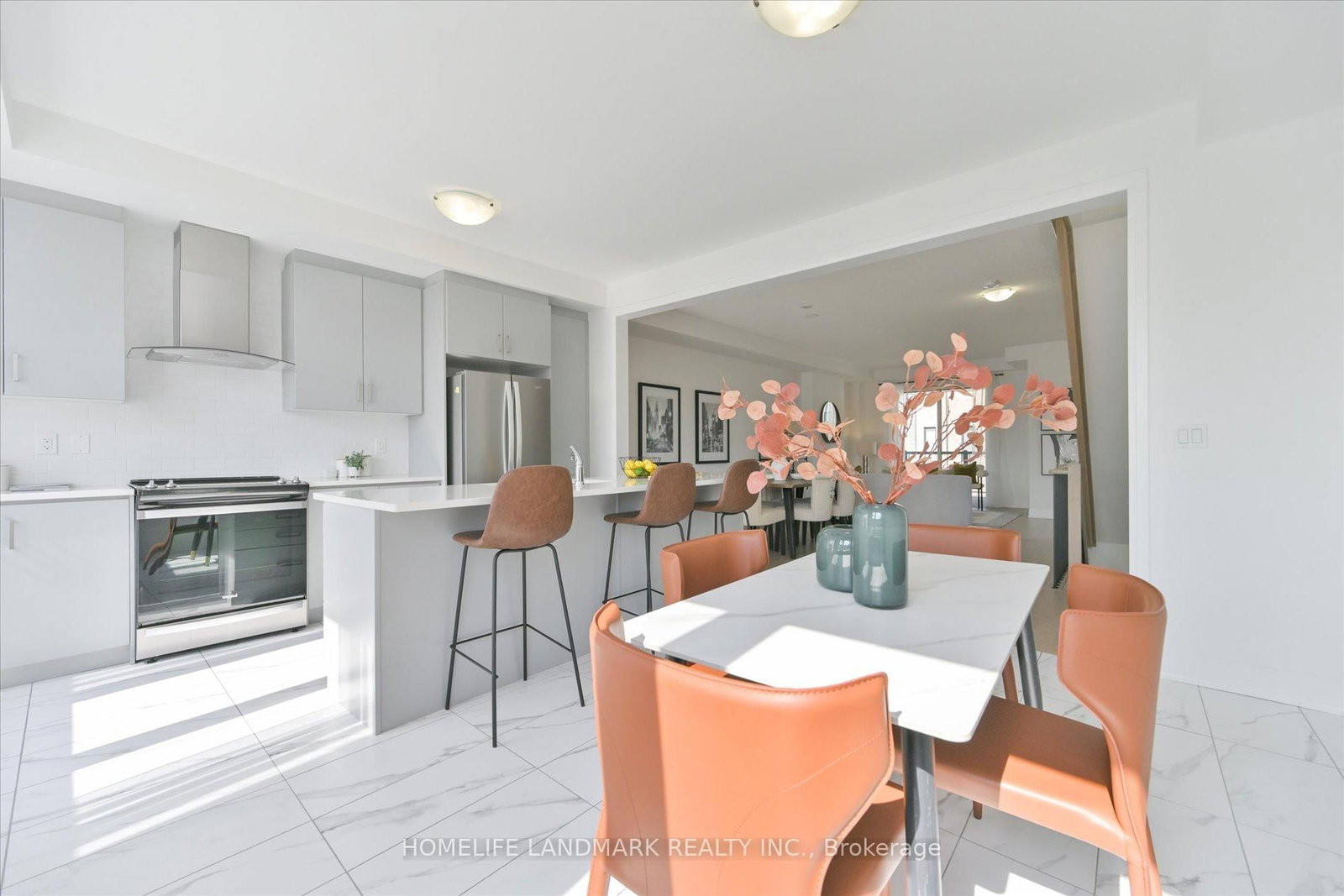 34 Carole Bell Way • Markham, ON photo 8
