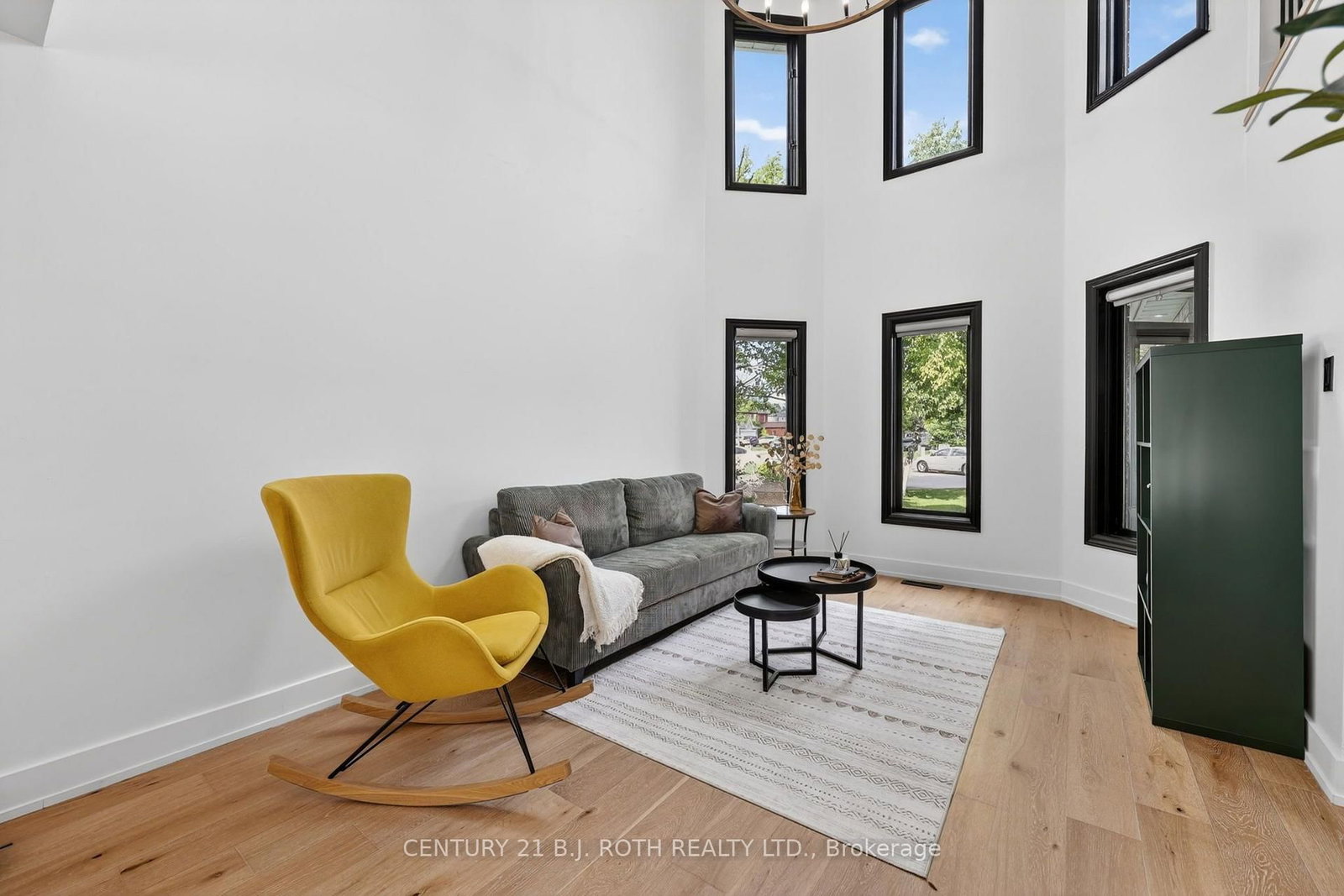 1077 CORRIE Street • Innisfil, ON photo 12