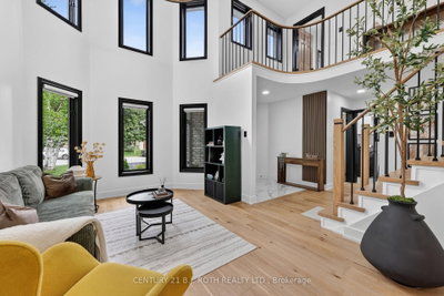 1077 CORRIE Street • Innisfil, ON photo 3