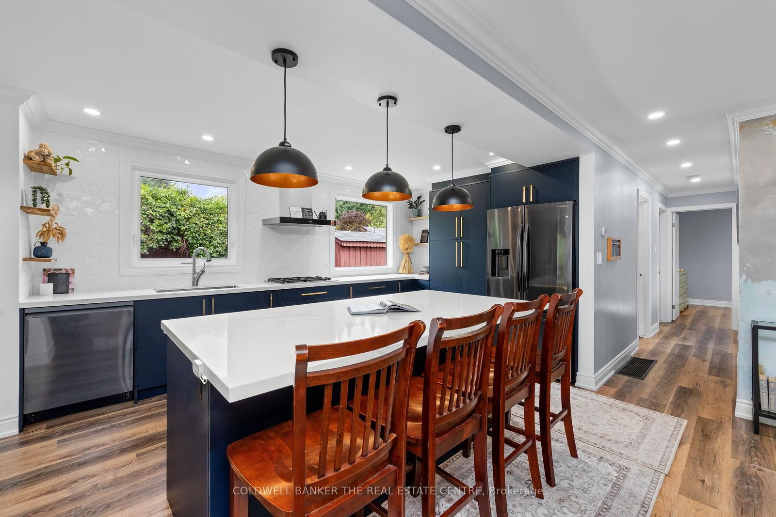 3211 Cowan Avenue • Innisfil, ON photo 3