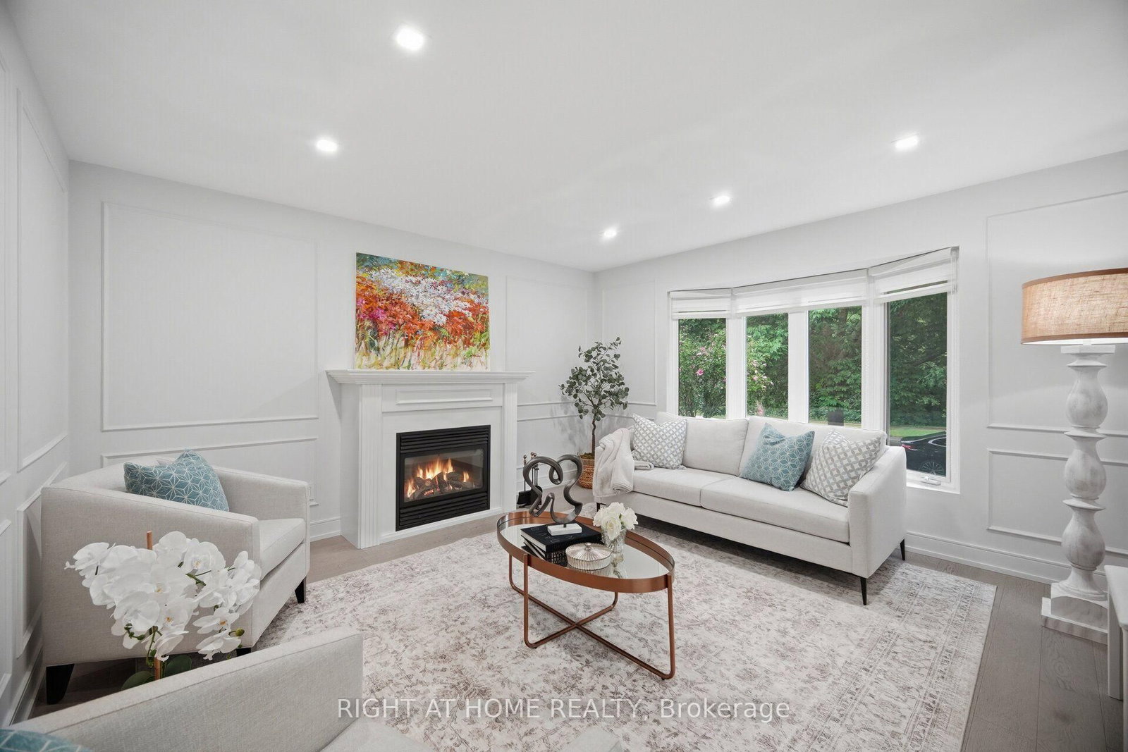 4 Simmons Crescent • Aurora, ON photo 1