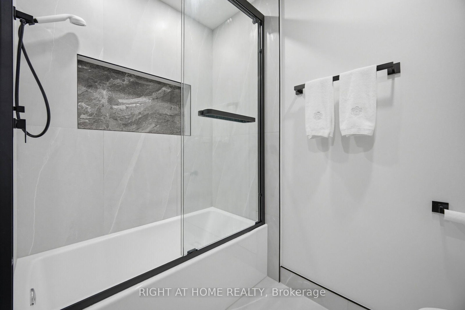 4 Simmons Crescent • Aurora, ON photo 29