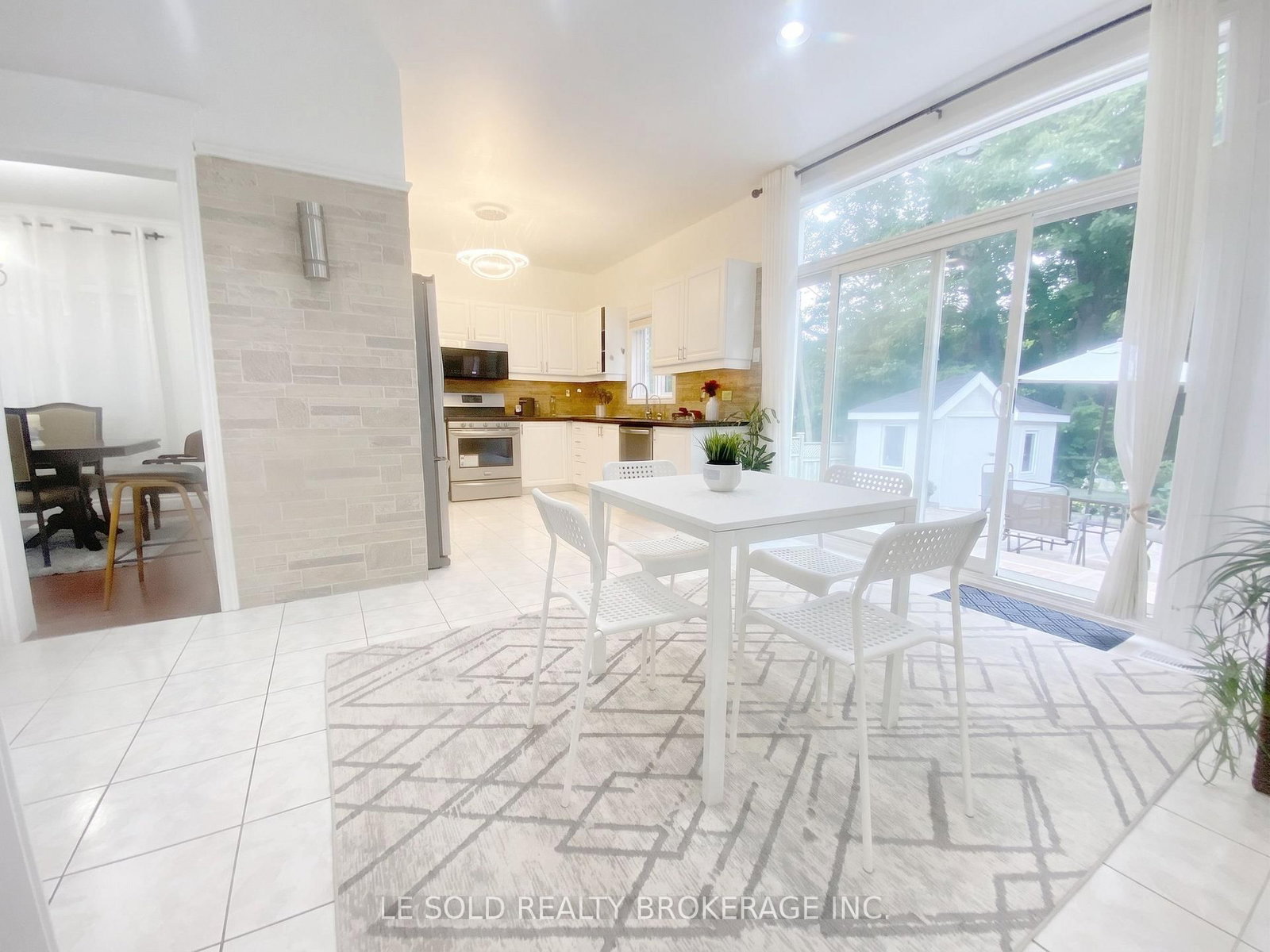 76 Larratt Lane • Richmond Hill, ON photo 10