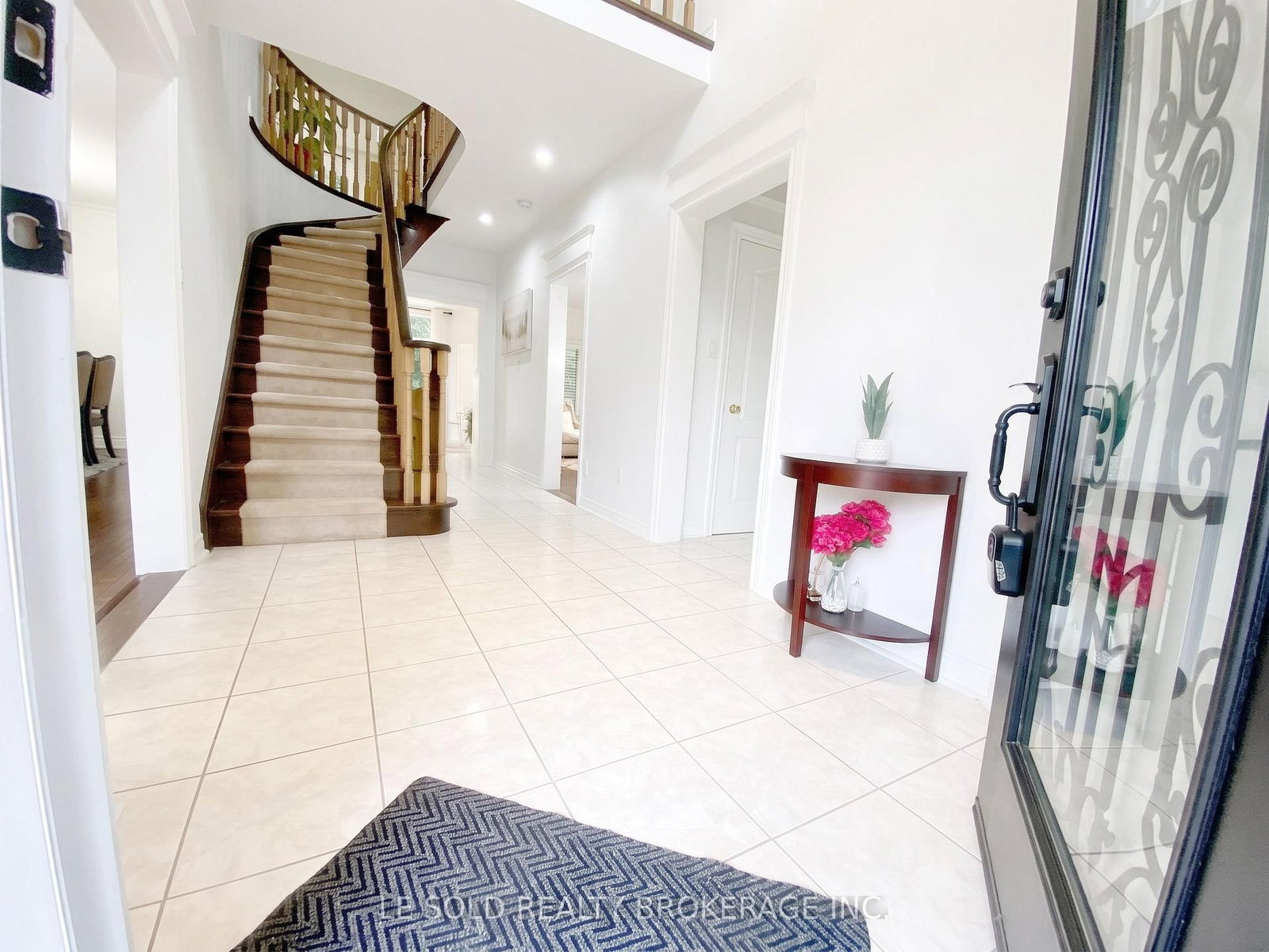 76 Larratt Lane • Richmond Hill, ON photo 2