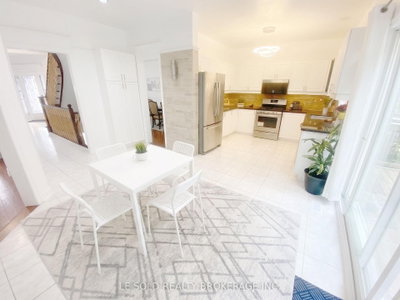 76 Larratt Lane • Richmond Hill, ON photo 8