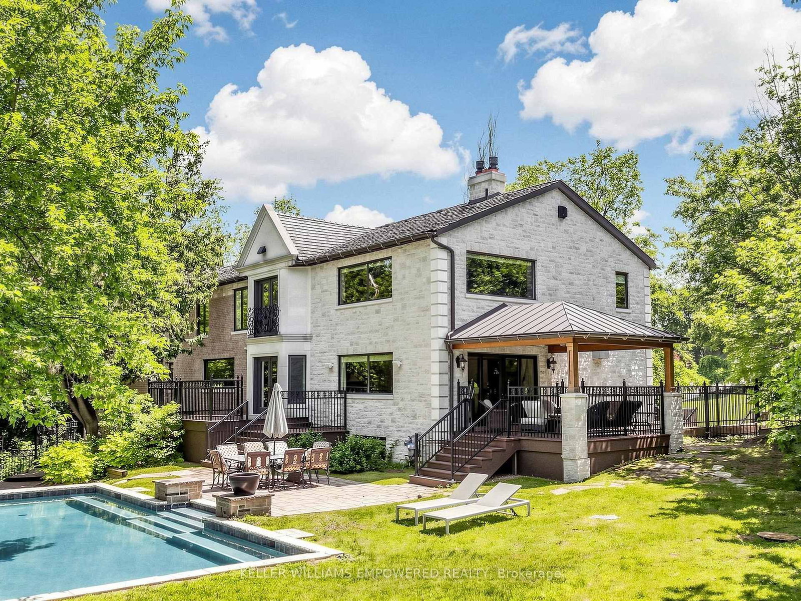 43 Woodland Acres Crescent • Vaughan, ON photo 2