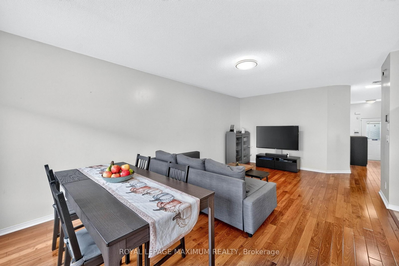 35 Marshview Avenue • Aurora, ON photo 10
