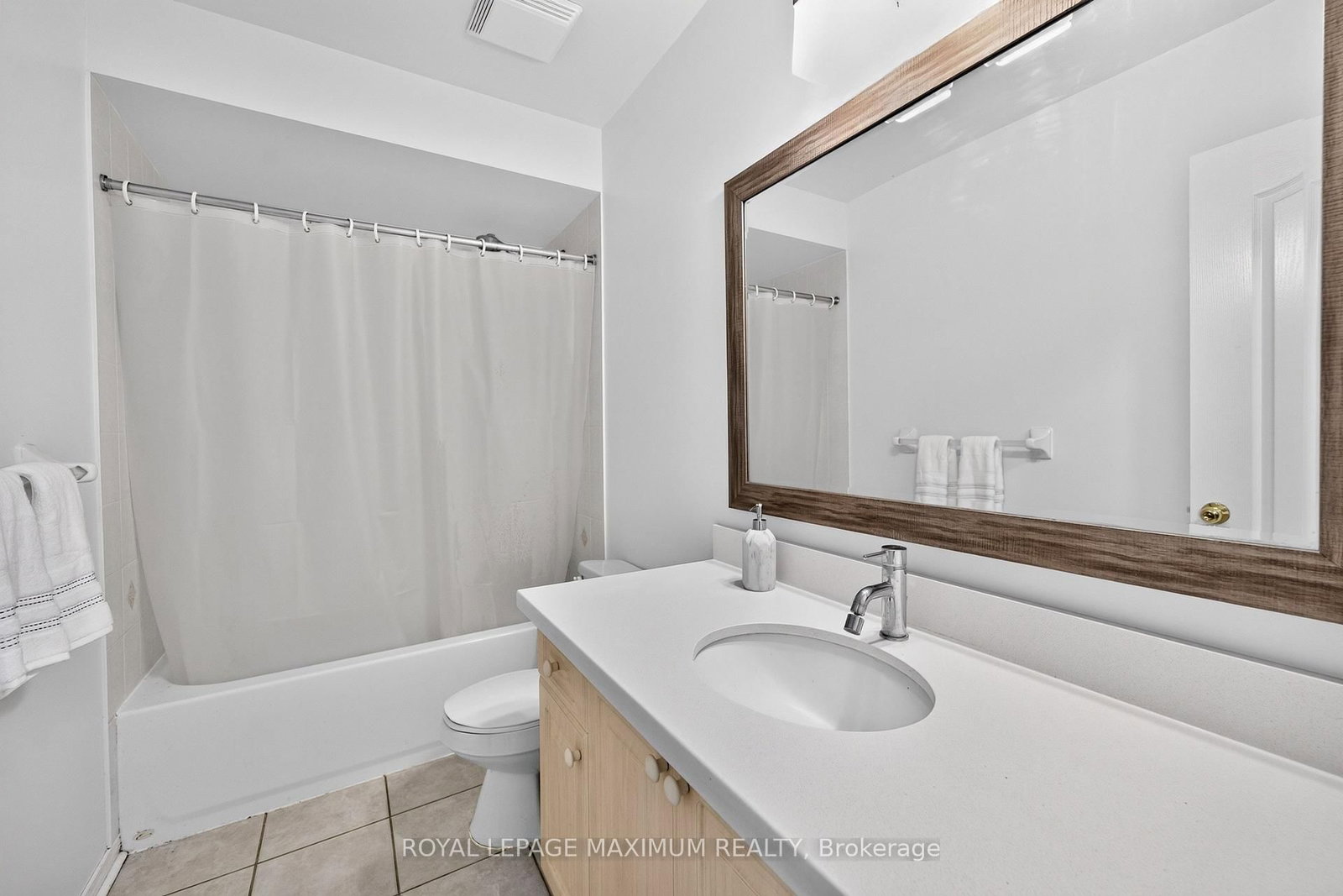 35 Marshview Avenue • Aurora, ON photo 31