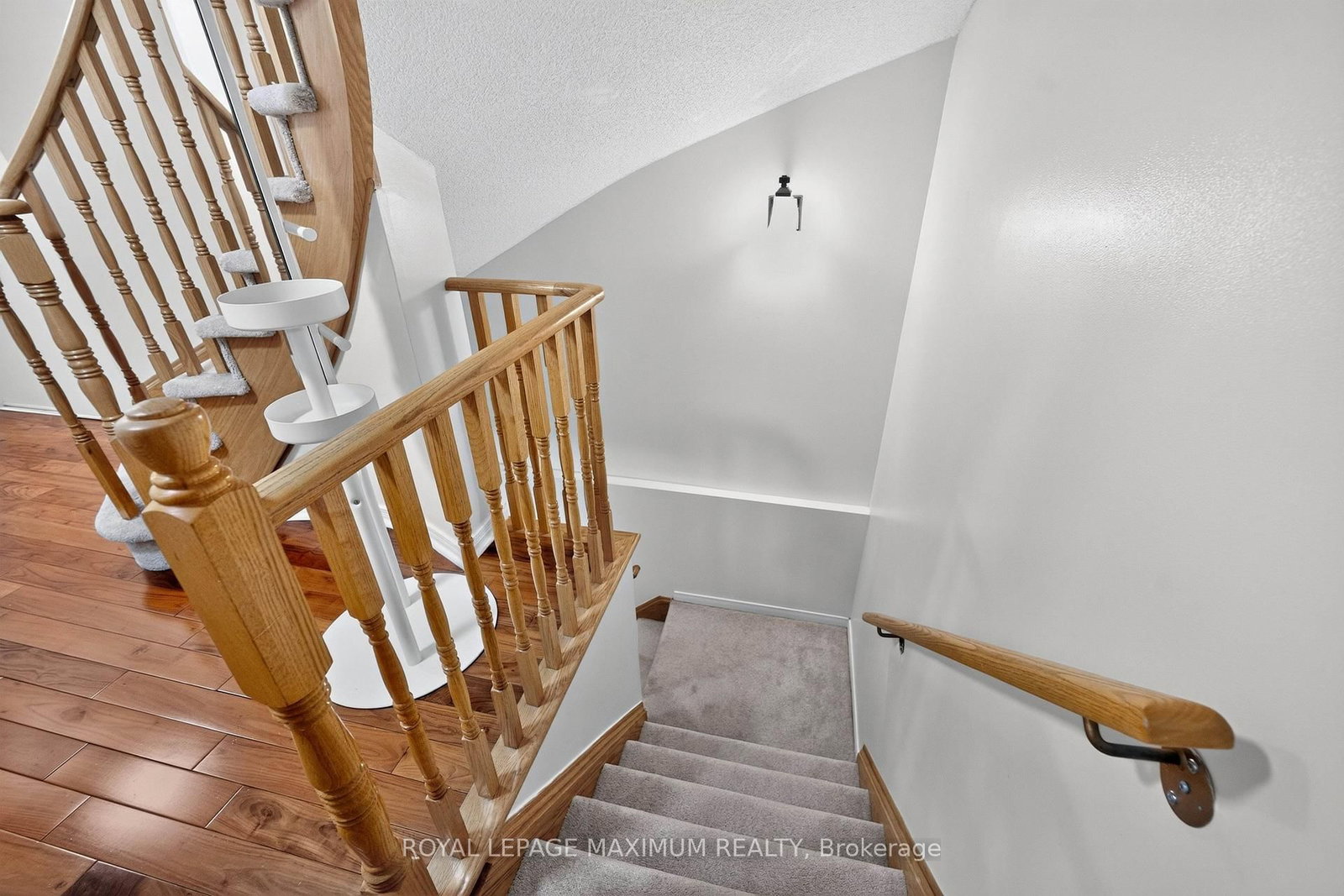 35 Marshview Avenue • Aurora, ON photo 32